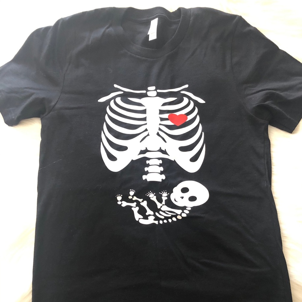 Maternity skeleton T-shirt!☠️